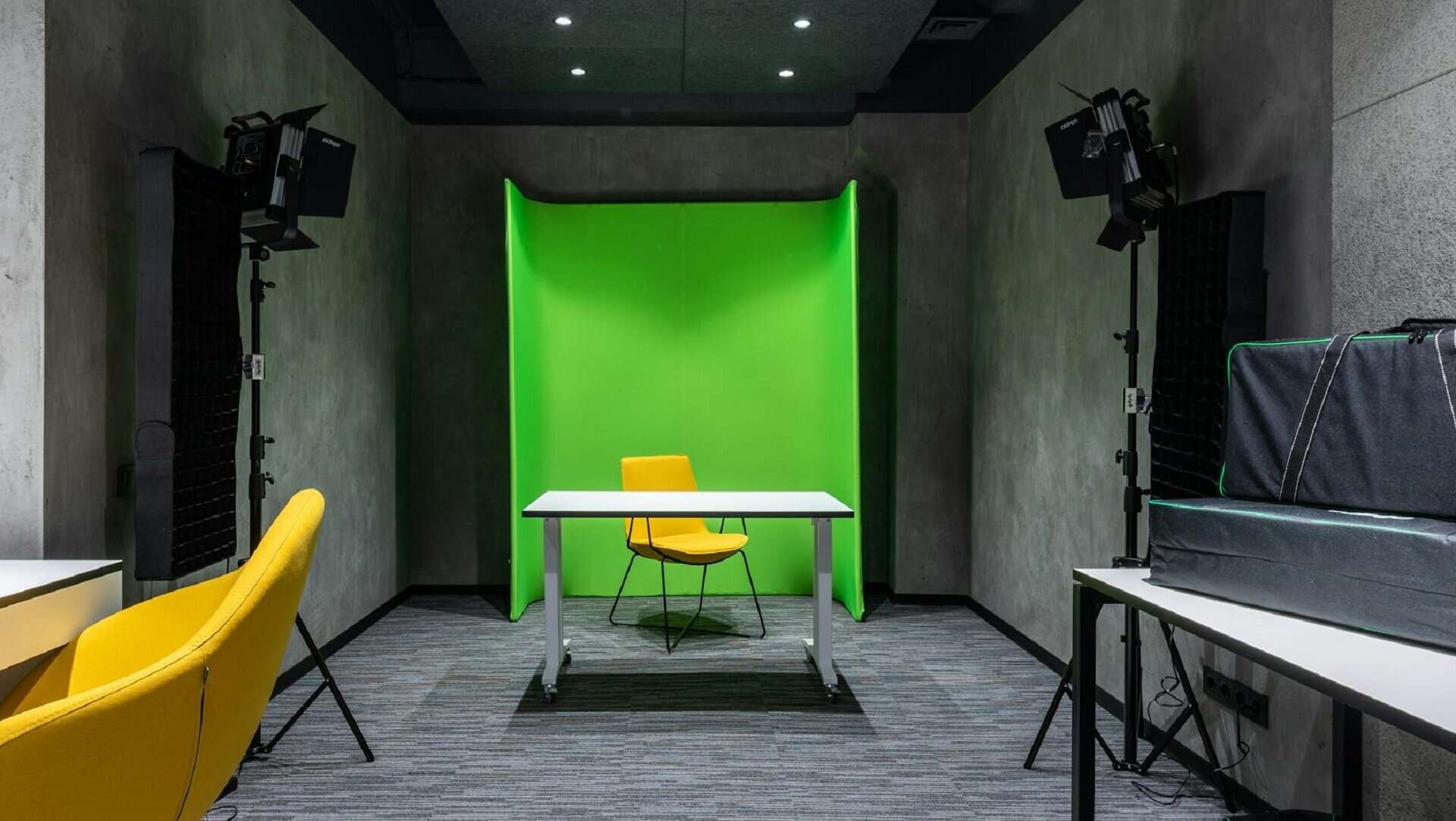 green screen studio lighting